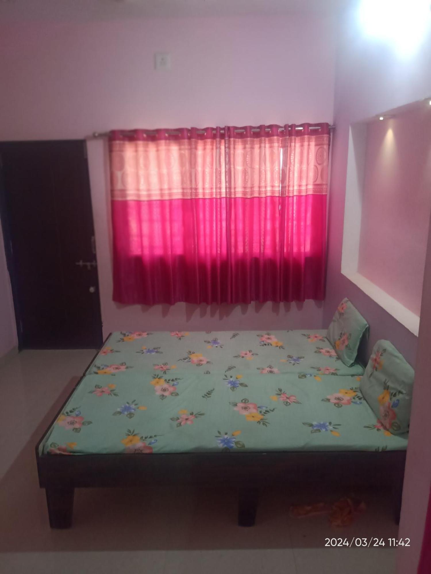 Dwarka Home Stay 2 Only Family Eksteriør billede