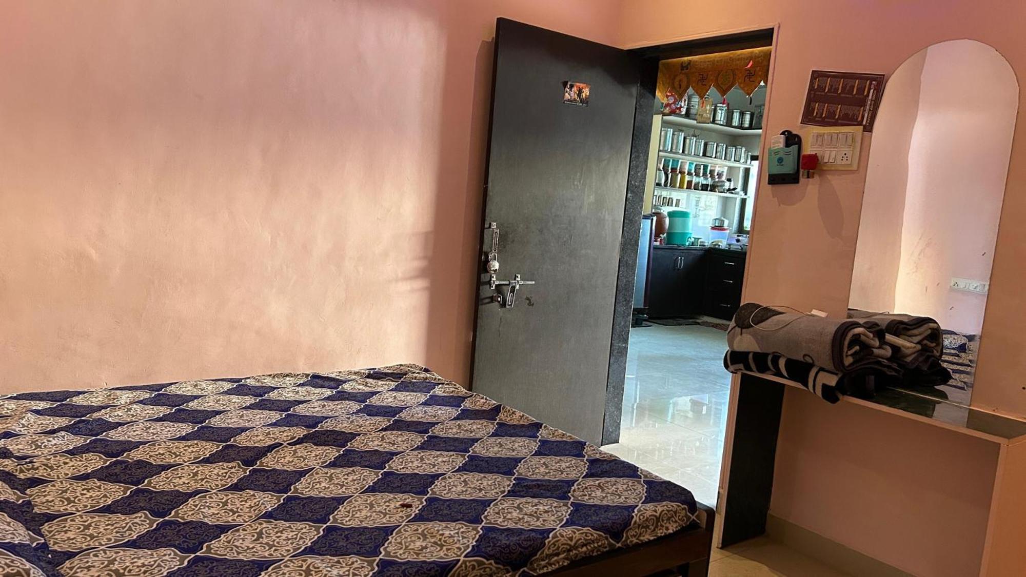Dwarka Home Stay 2 Only Family Eksteriør billede