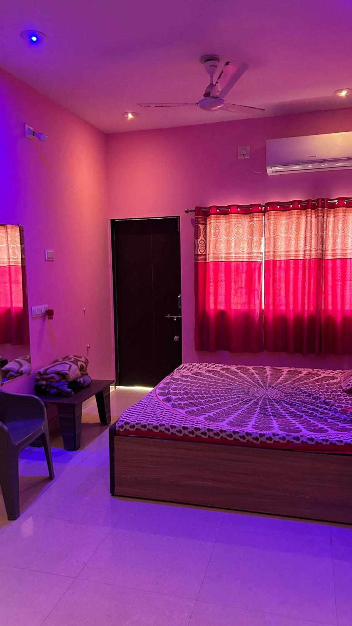 Dwarka Home Stay 2 Only Family Eksteriør billede